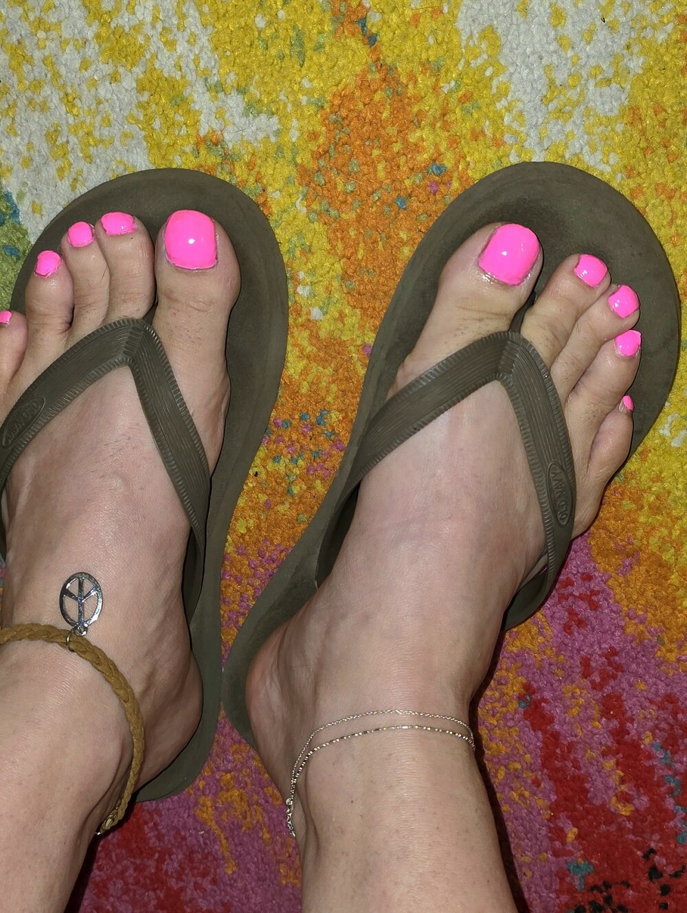 Old Navy Well Worn Flip Flops Women's 8 Brown Squishy Footbed Super Comfy Used